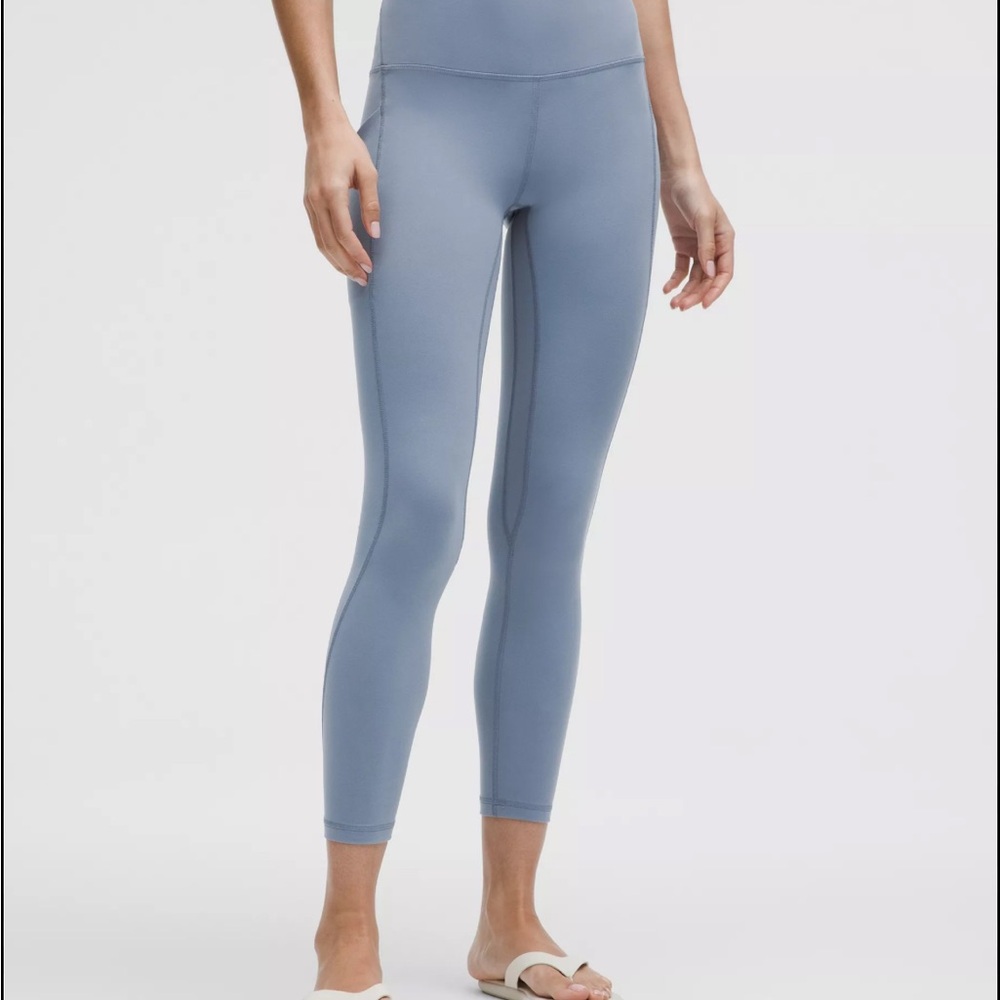 Lululemon Women's Blue High-Waisted Leggings
